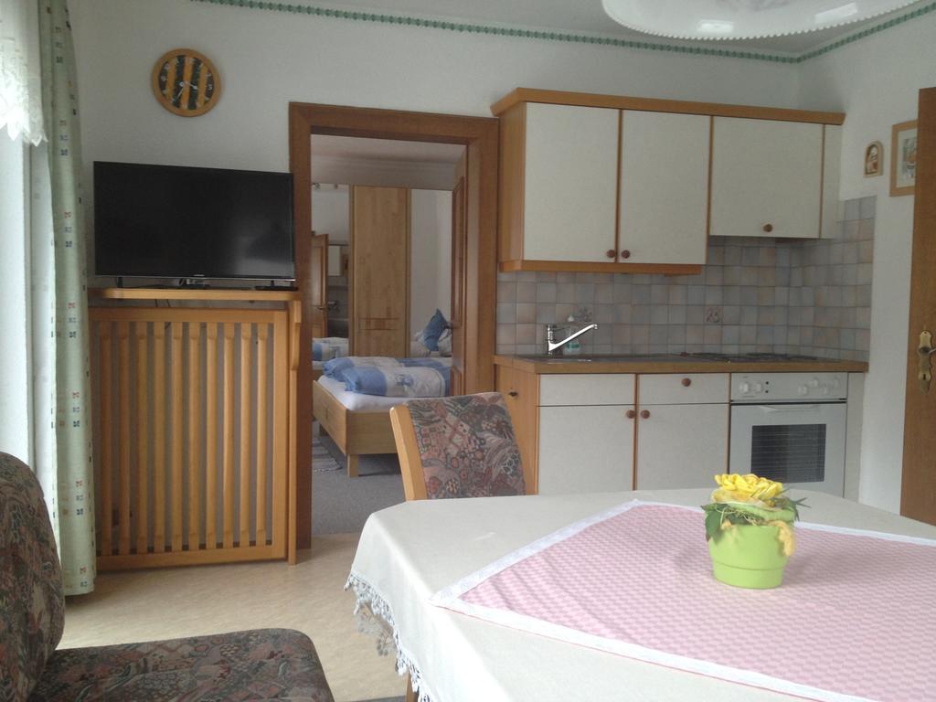 Haus Barbara Breuer Διαμέρισμα Neukirchen am Großvenediger Δωμάτιο φωτογραφία